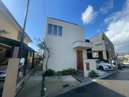 大阪府高槻市日吉台五番町【一戸建】の外観