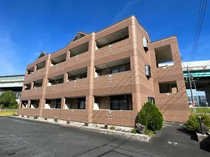 ヴレ スュール【1階】の外観