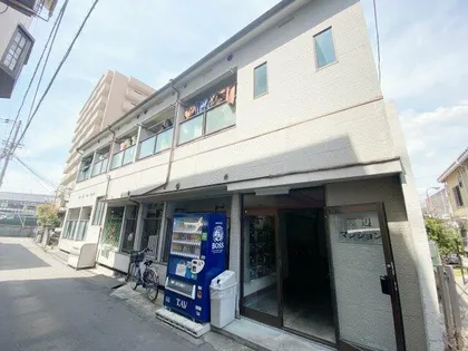 渡辺マンション【1階】の外観