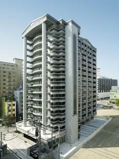 ロイヤル渡辺通【12階】の外観