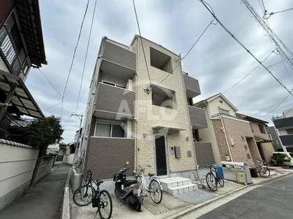 ルミエール シャルム江坂【2階】の外観
