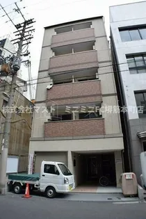 ベルメゾン本町【1階】の外観
