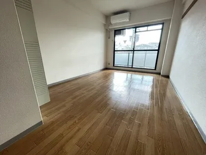 メルベーユ【201号室】の居間