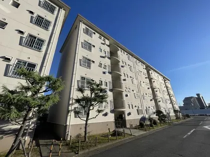 水無瀬青葉ハイツ14号棟【1階】の外観