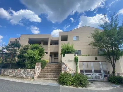 大阪府箕面市彩都粟生南1丁目【アパート】の外観