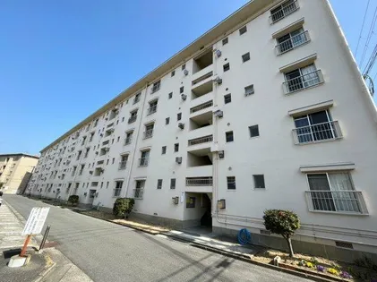 神陵台厚生年金住宅5号棟【2階】の外観