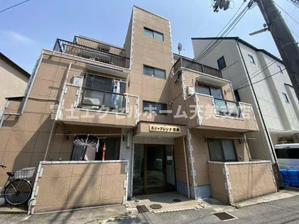 スリーフレンド天美【402号室】の外観