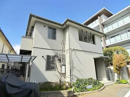 コート アゼリアの画像