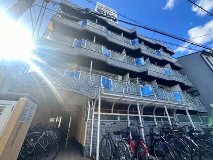 ロータリーマンション上新庄【1階】の外観