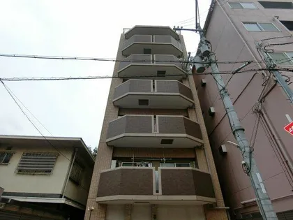 ラ・ファミリア山坂【5階】の外観