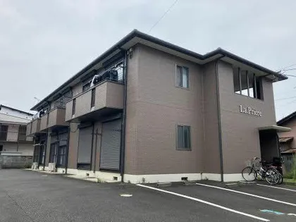 ラ プリエールの画像