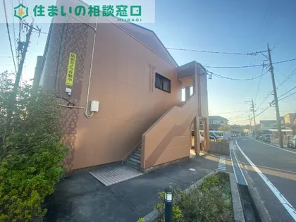 愛知県岡崎市上地2丁目【アパート】の外観