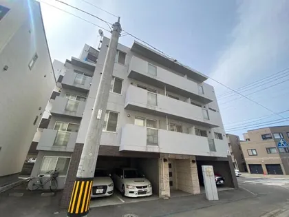 グランドサクセス北円山【3階】の外観