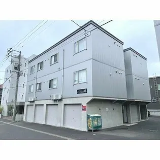 WEST COURT Aの画像