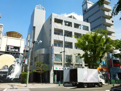 プラドビルの画像