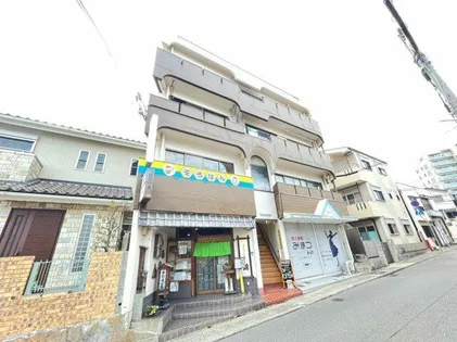 陸ビルの画像