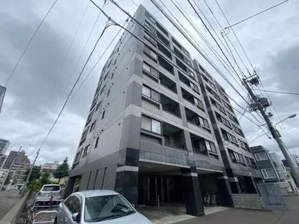 クラージュ南円山【4階】の外観