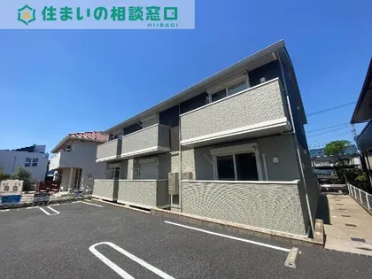 愛知県岡崎市明大寺町字馬場東【アパート】の外観