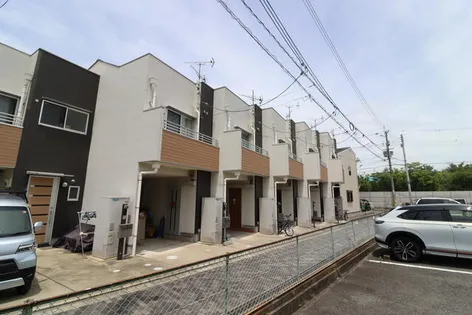 大阪府摂津市一津屋2丁目【タウンハウス】の外観