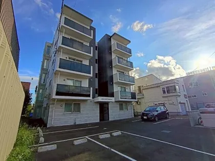 BASE MOTOMACHIの画像