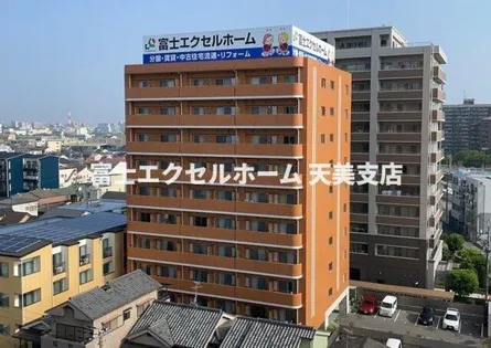ふぁみーゆ天美南【7階】の外観