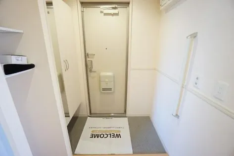 エスペランサ B棟【3階】の玄関