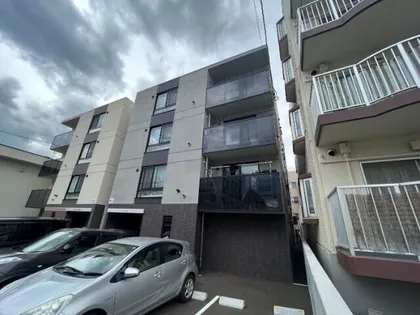 北海道札幌市中央区南十三条西13丁目【マンション】の外観