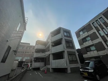 ヴォーネン山鼻【2階】の外観