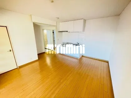 リビュー豊島【503号室】の居間