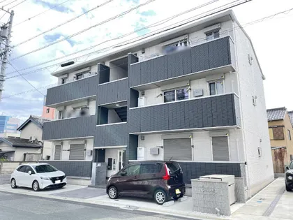 ファミール駅西【1階】の外観