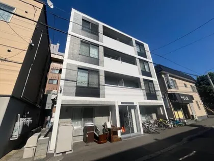メニーズコート東屯田通【1階】の外観