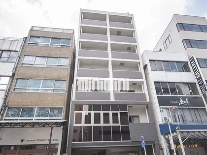 アニューファンロイヤルス【6階】の外観