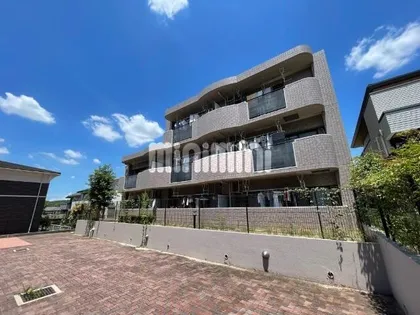 ファミーユすなごA棟【2階】の外観