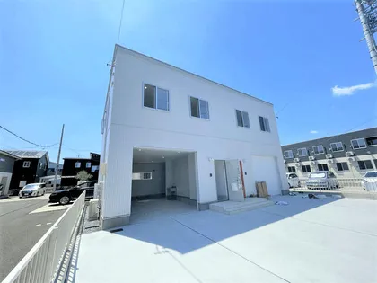 愛知県一宮市小信中島字西九反【テラスハウス】の外観