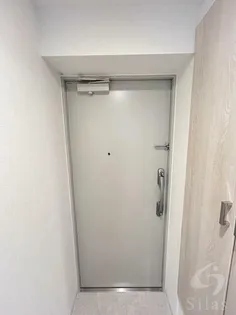 シュピア・メゾン油小路【4階】の玄関