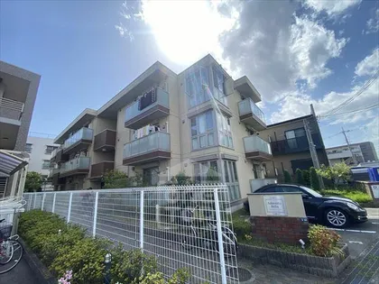 アメニティー・ベフ【3階】の外観