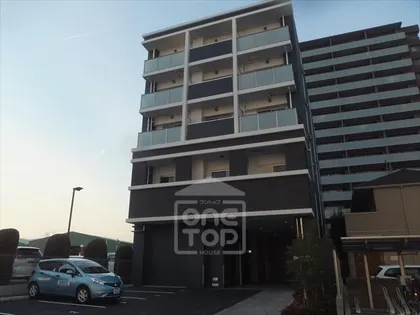 グランブルー高槻【5階】の外観