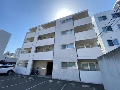 TREVENTI美術館西の画像