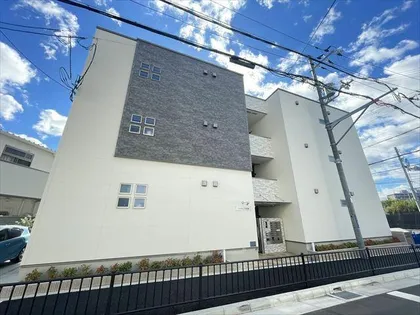 フジパレス千里丘東【3階】の外観