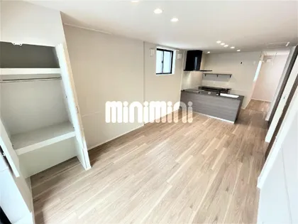 HEBEL寺町【201号室】の居間