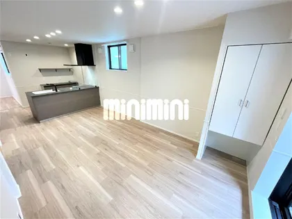 HEBEL寺町【202号室】の居間