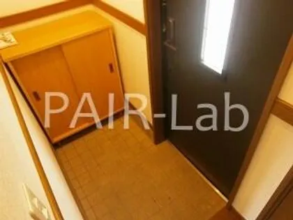 ローヤルライフ【1階】の玄関