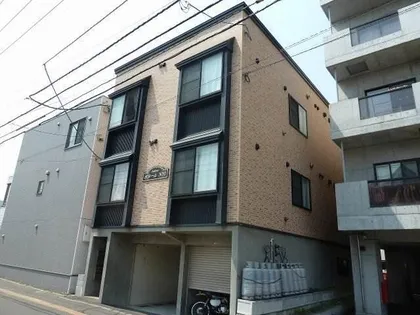 北海道札幌市東区北十六条東7丁目【アパート】の外観
