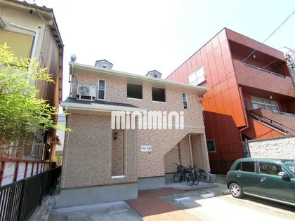 シャノワール【2階】の外観