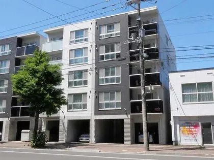 AZURE COURT S8の画像