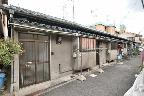 大阪府八尾市明美町2丁目【テラスハウス】の外観