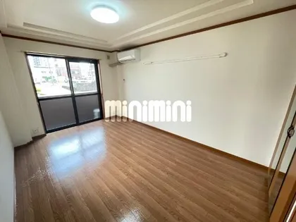 ラ シャンブル【1階】の居間