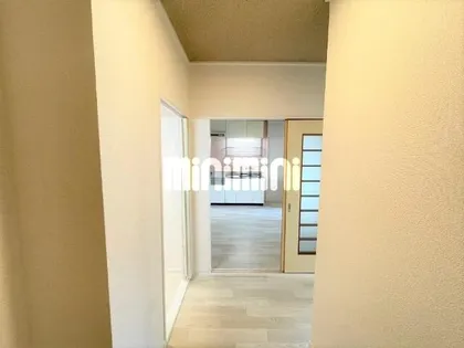 バロン幸定野【2階】の玄関