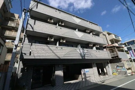 サウザー岡本の画像