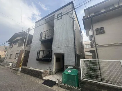 バーンホフ北口【1階】の外観